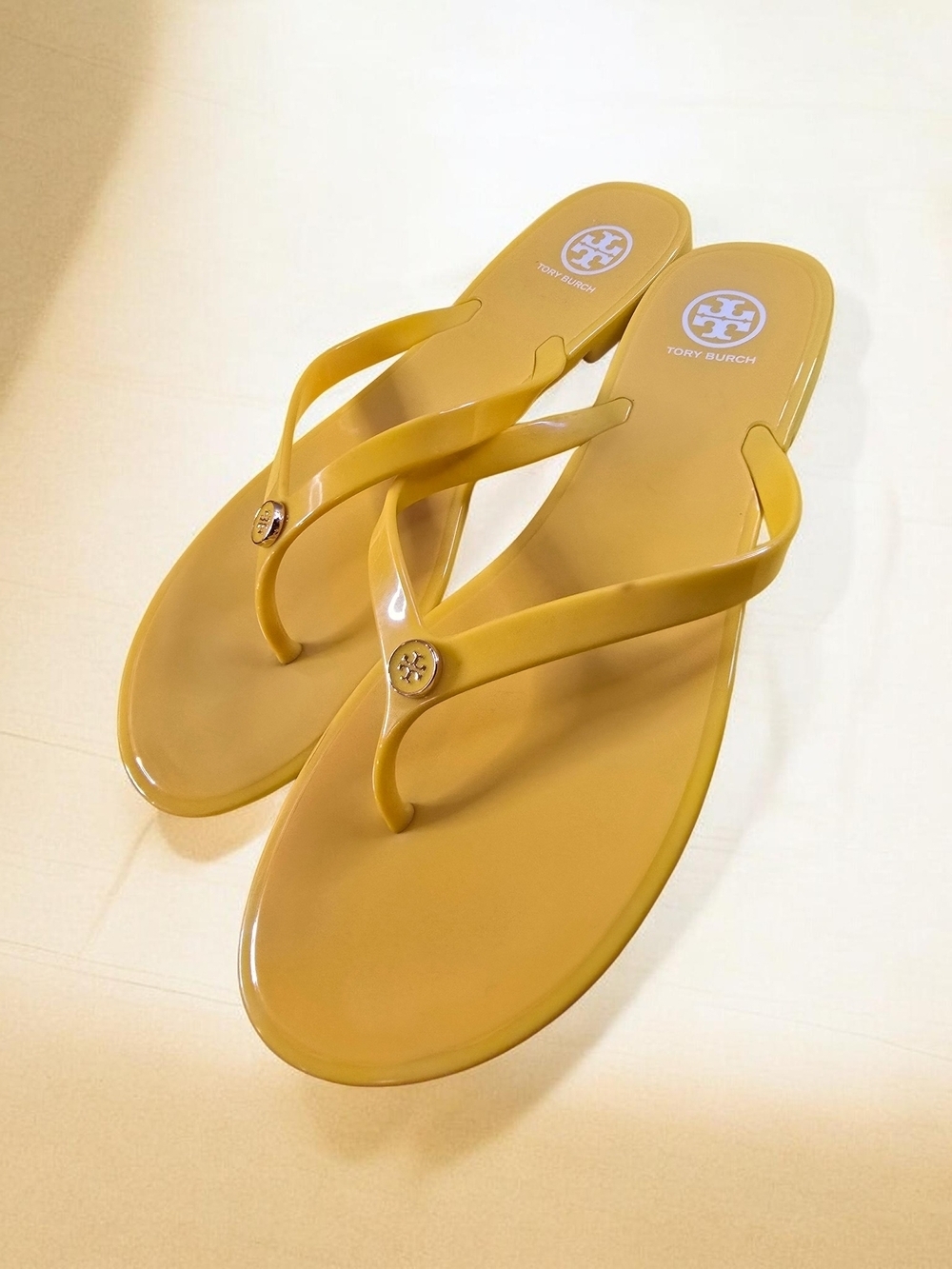 Tory Burch Yellow Jelly Thong Sandals with Logo Medallion - Picture 2 of 4
